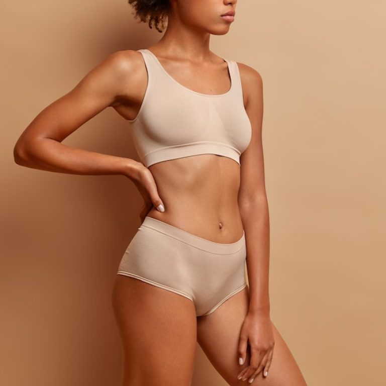 01 15 minute touchup sideways-shot-of-slim-woman-wears-cropped-top-and-2025-01-24-02-16-57-utc-min